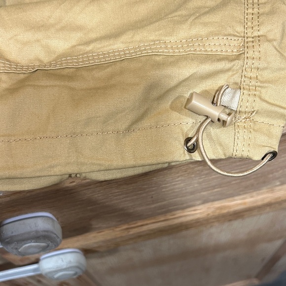 Men's Tan Cargo Shorts - Picture 4 of 4